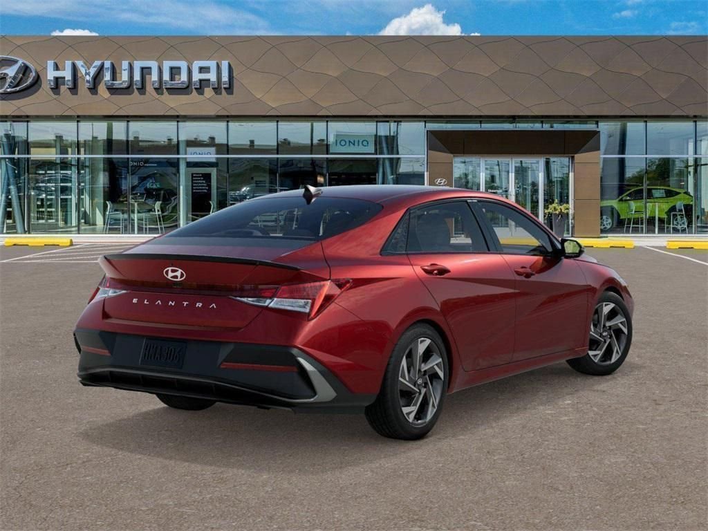 Used 2025 Red Hyundai SEL Sport image 4