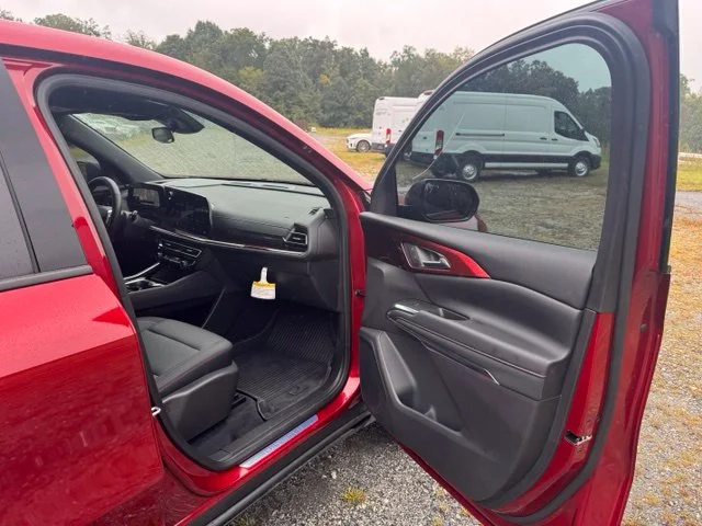 Used 2025 Red Chevrolet Z71 image 14