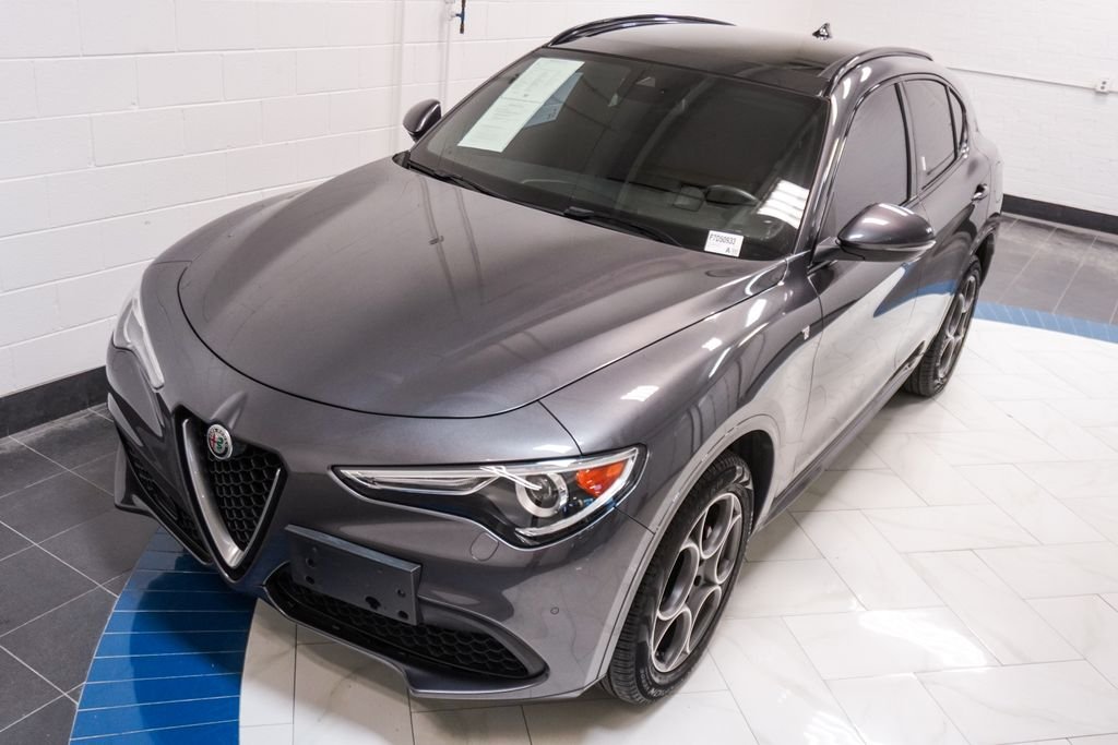 Used 2023 Gray Alfa Romeo Ti image 38