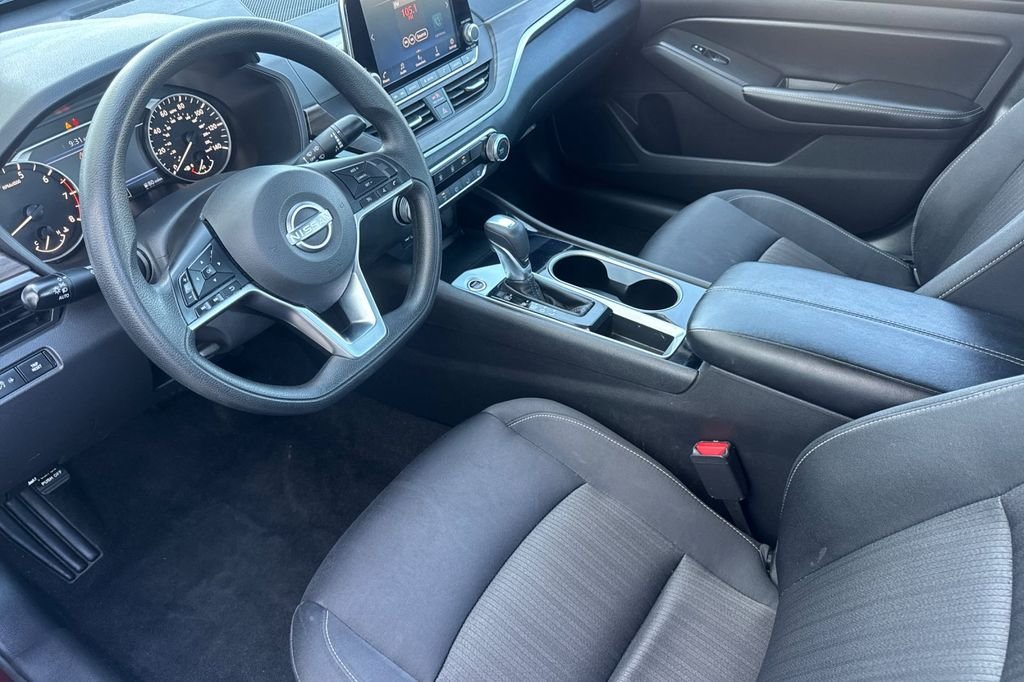 Used 2024  Nissan 2.5 SV image 12