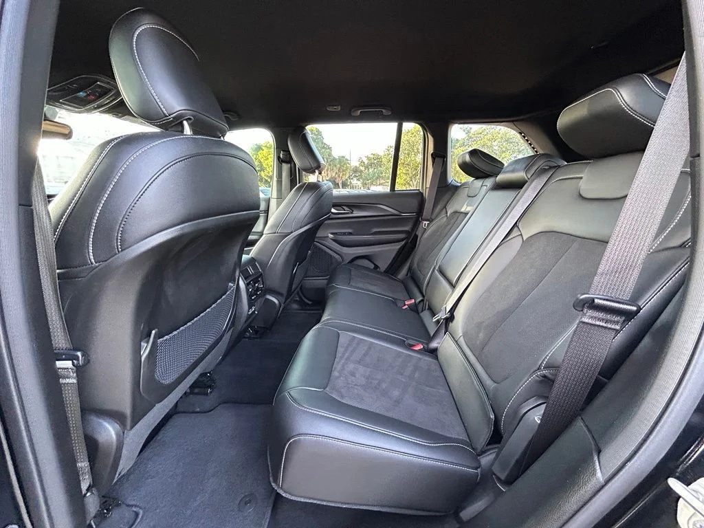 Certified Used 2024 Diamond Black Jeep Altitude image 31