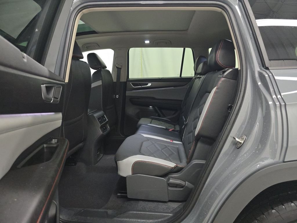 Used 2024 Gray Volkswagen 2.0T Peak Edition SE w/Technology image 9