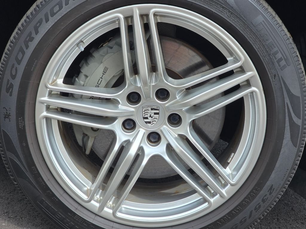 Used 2020  Porsche S image 26