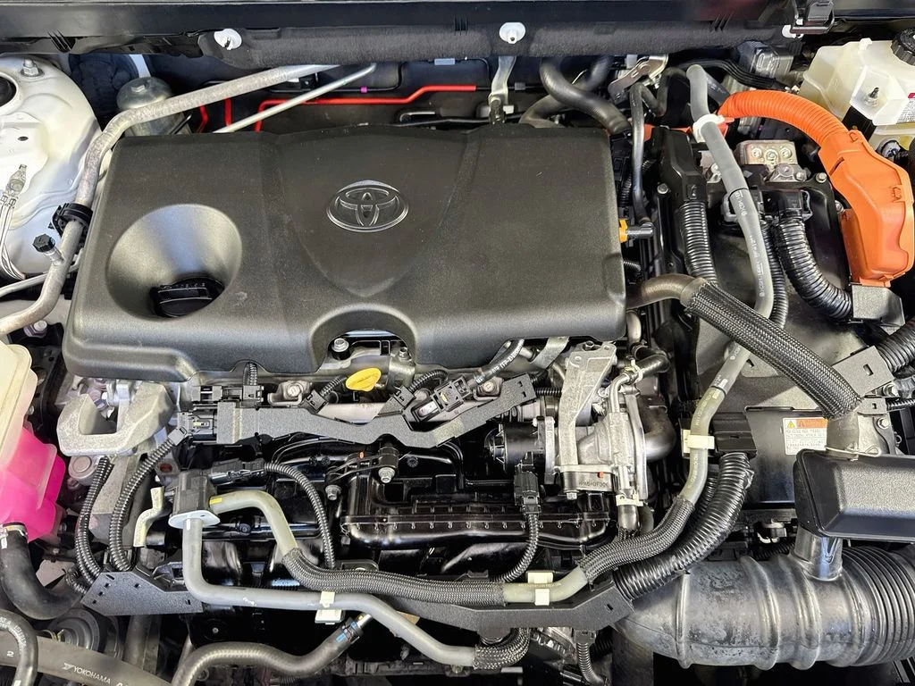 Used 2021 Super White Toyota XLE image 38