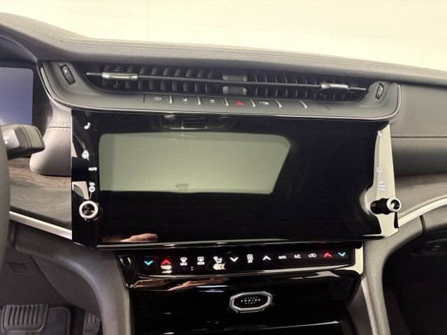 New 2026 White Jeep Altitude image 30