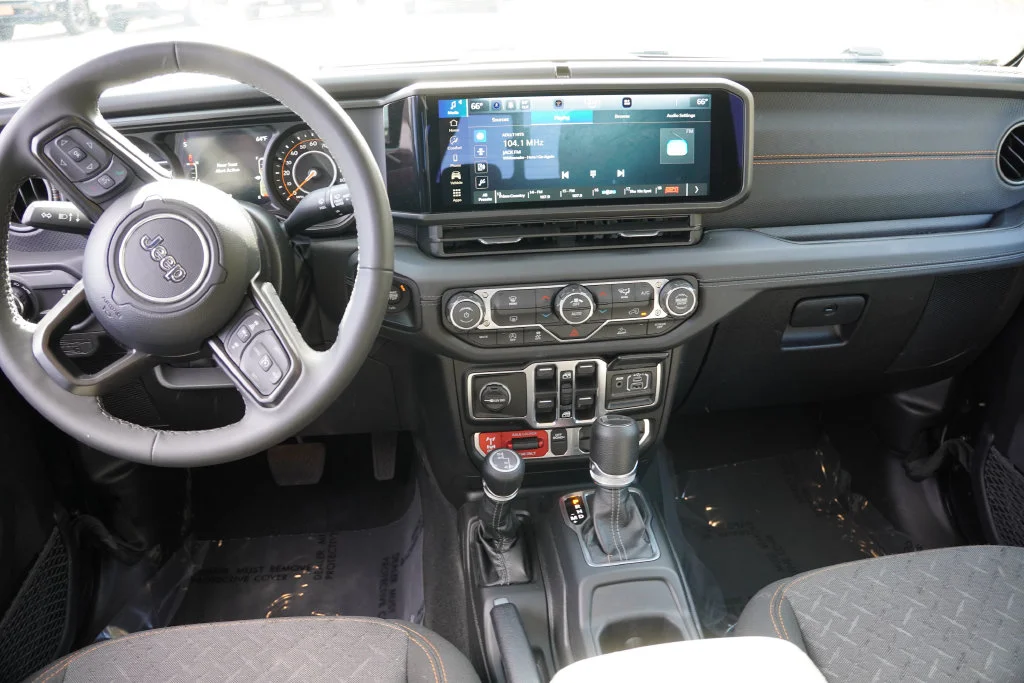 Certified Used 2026 Black Clearcoat Jeep Mojave image 18