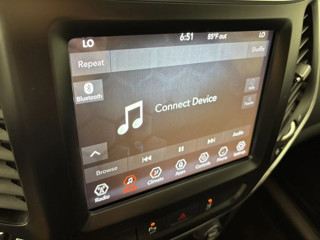 Used 2021 Gray Jeep Latitude Lux image 33