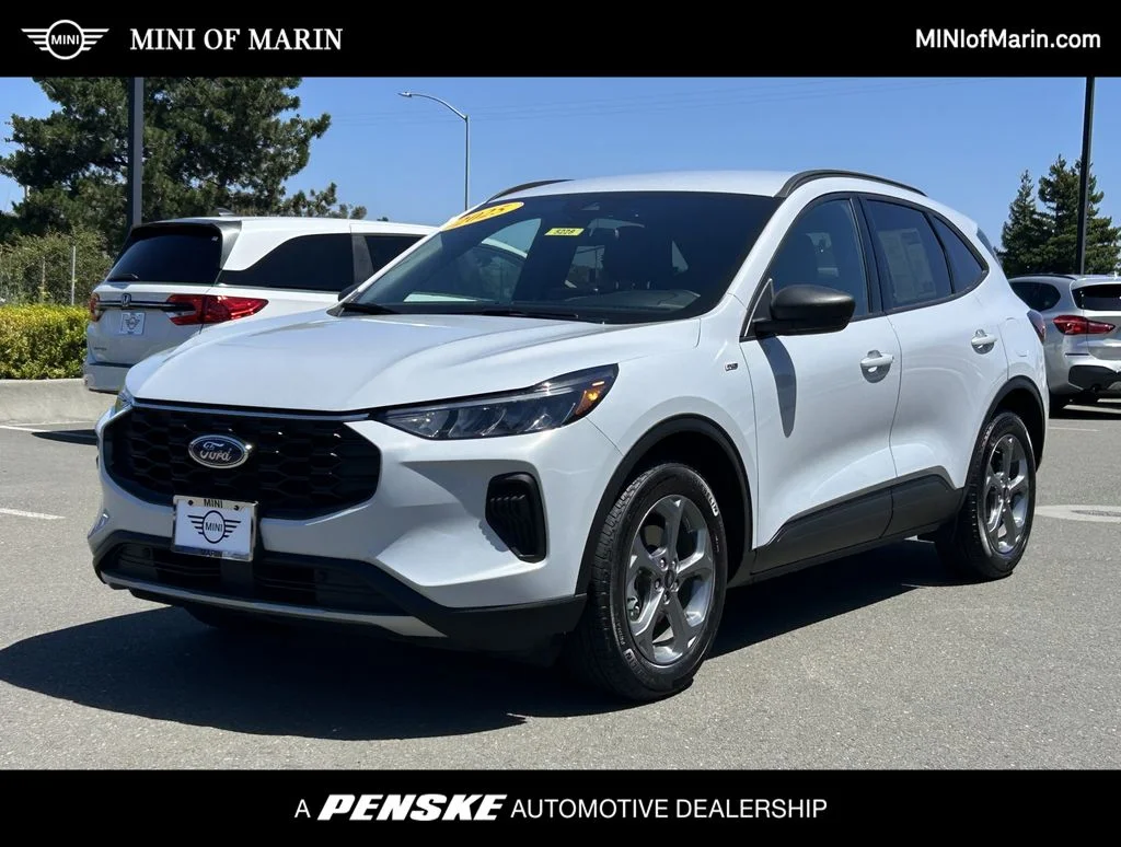 2025 Ford Escape ST-Line FWD's photo