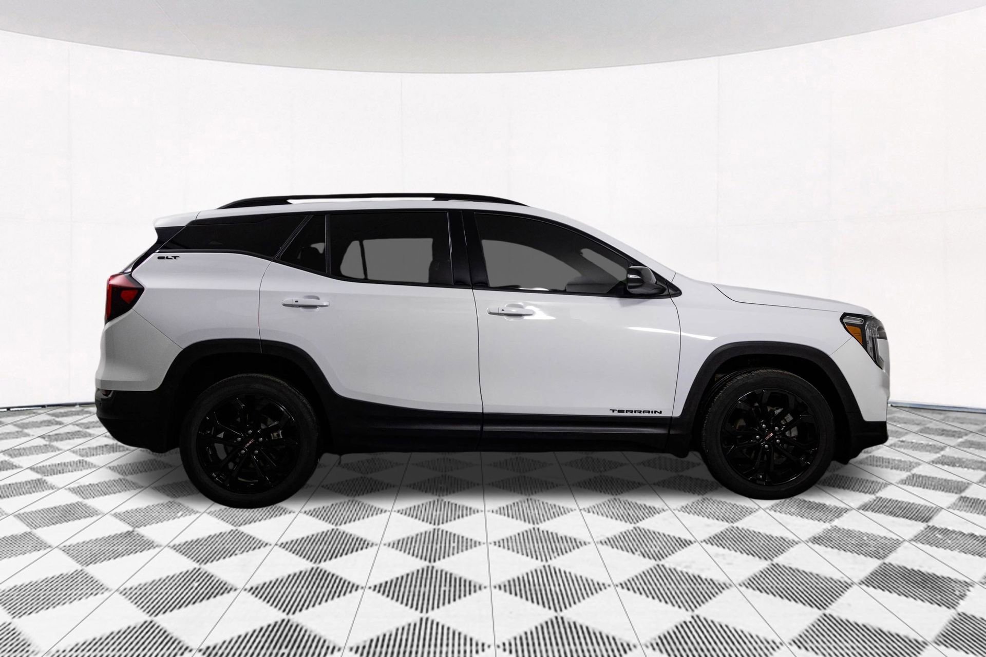 2022 GMC TERRAIN - Image 95