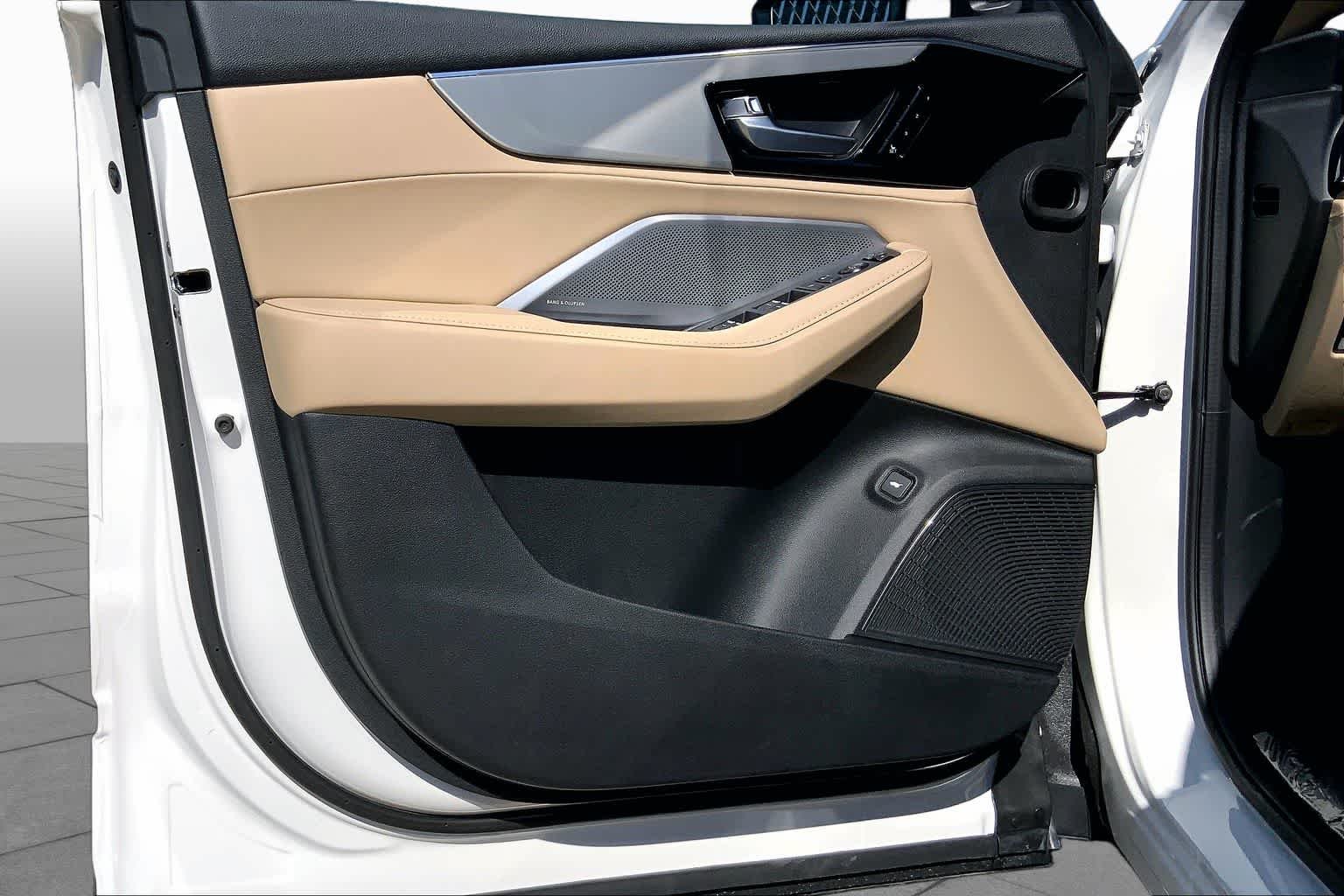 New 2026 Platinum White Pearl Acura w/Technology Package image 10