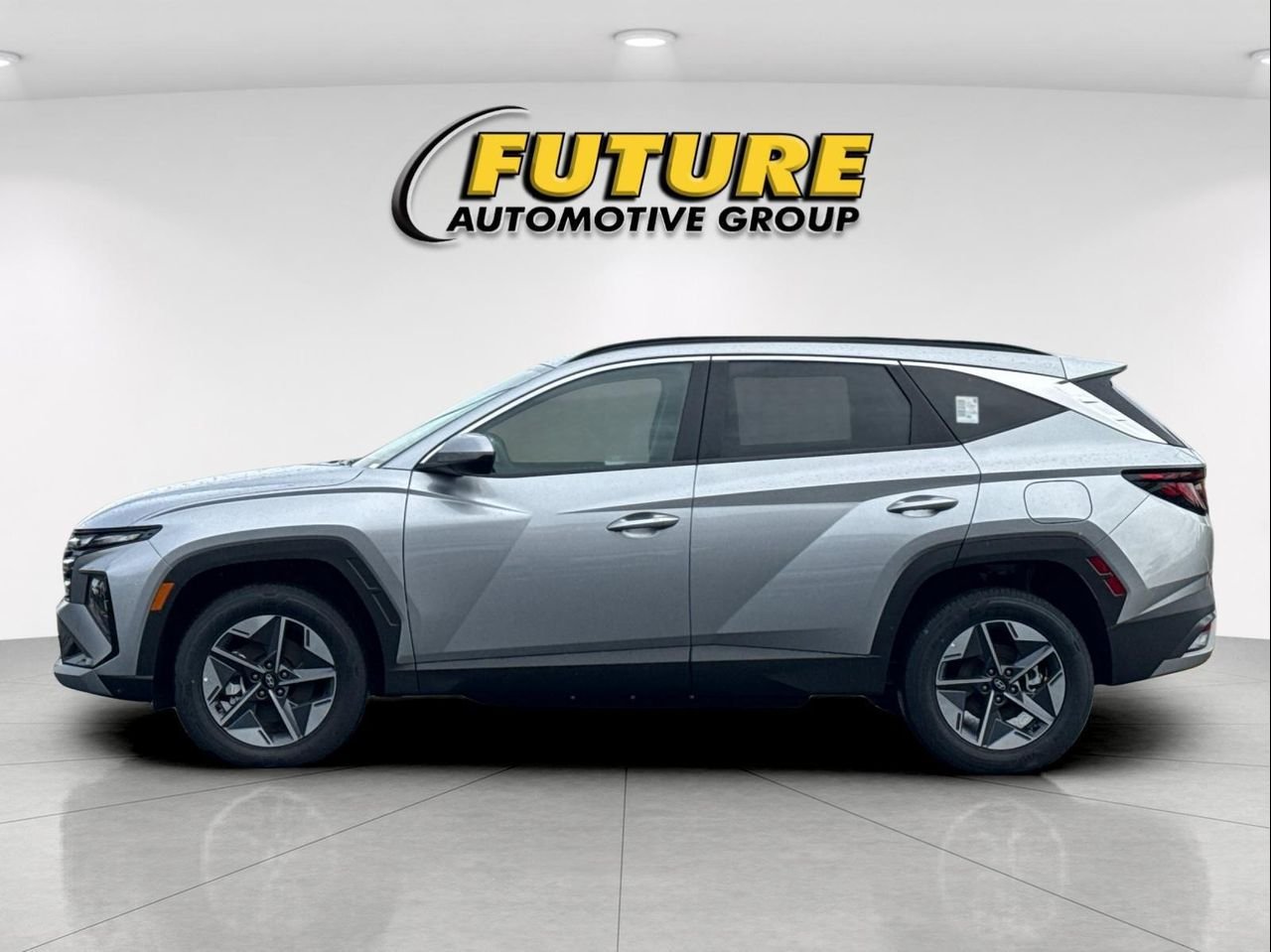 New 2025 Silver Hyundai SEL image 6