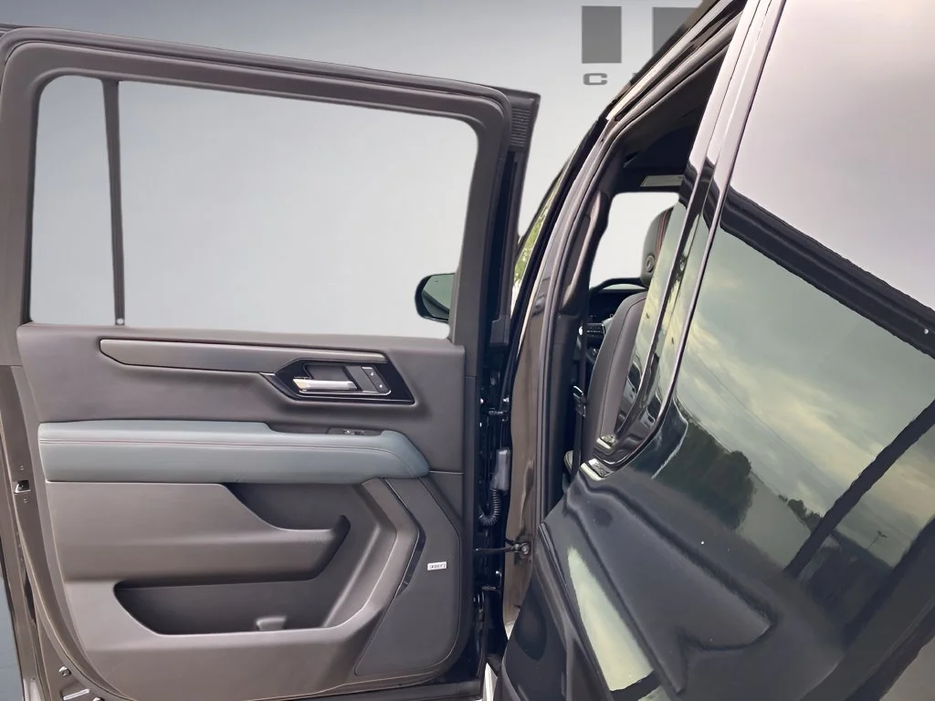 Used 2025 Onyx Black GMC AT4 image 19