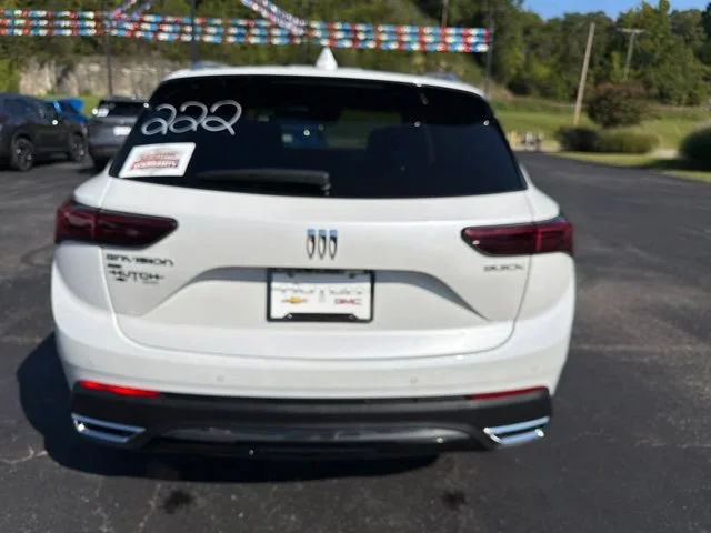 Used 2024 White Frost Tricoat Buick Preferred image 6