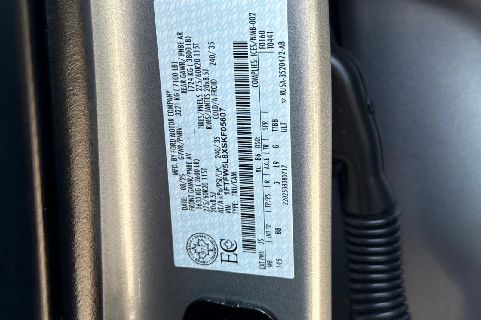Certified Used 2025 Iconic Silver Metallic Ford LARIAT image 29