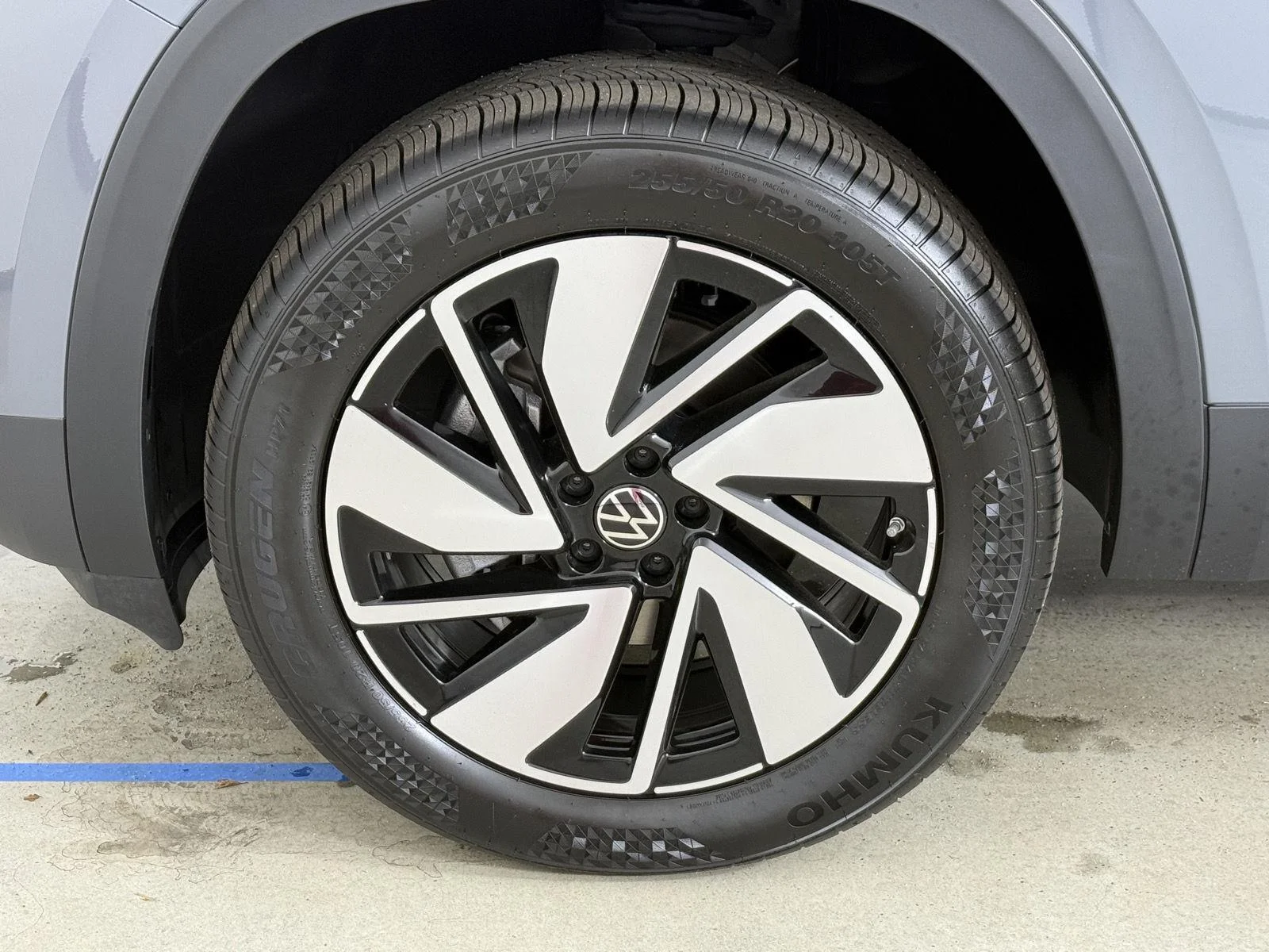 New 2026 Pure Gray Volkswagen 2.0T SE w/Technology image 11
