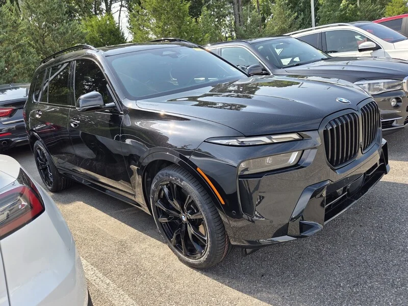 Used 2023 Black Sapphire Metallic BMW XDRIVE40I image 3