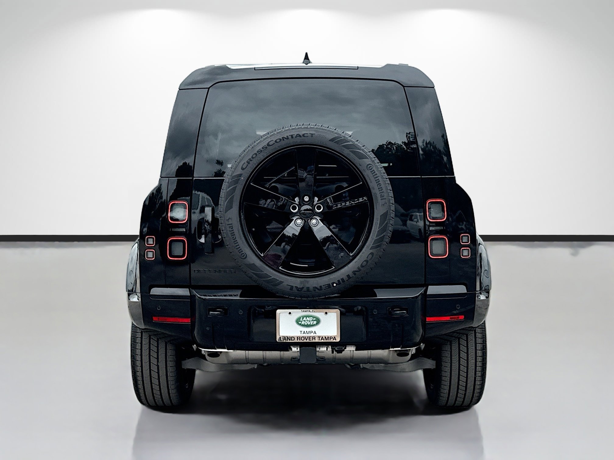 New 2026 Santorini Black LAND ROVER X-Dynamic SE image 4