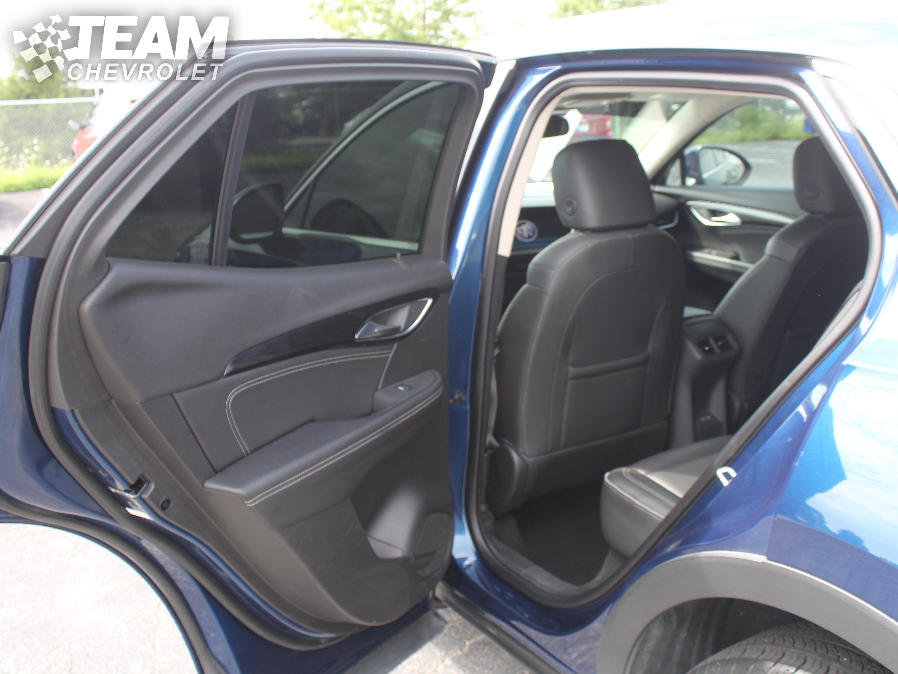 Used 2022 SAPPHIRE METALLIC Buick Essence image 21