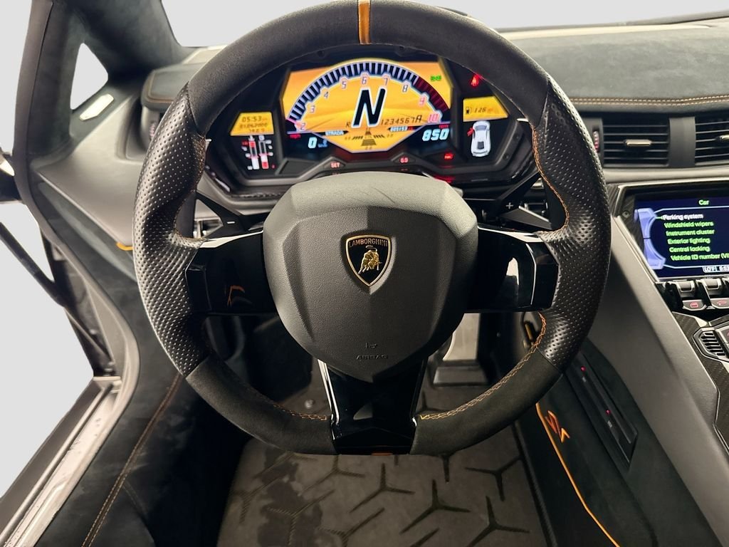 Used 2017  Lamborghini  image 23