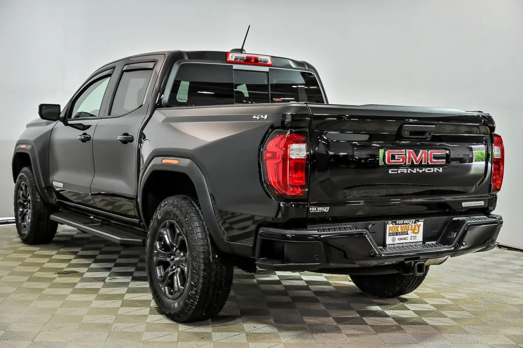 Used 2025 Onyx Black GMC Elevation image 6
