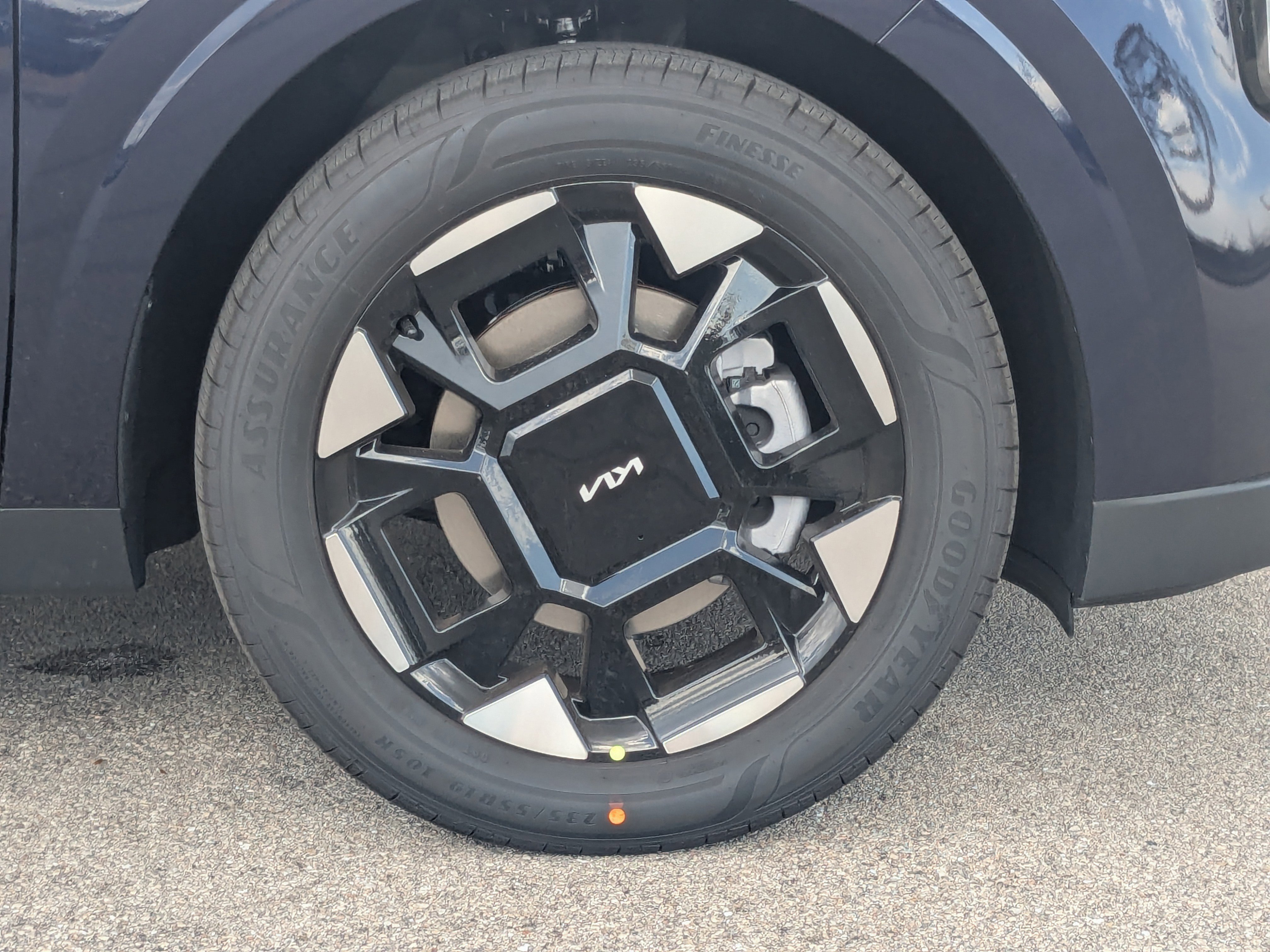 New 2026 Deep Chroma Blue Kia EX image 12
