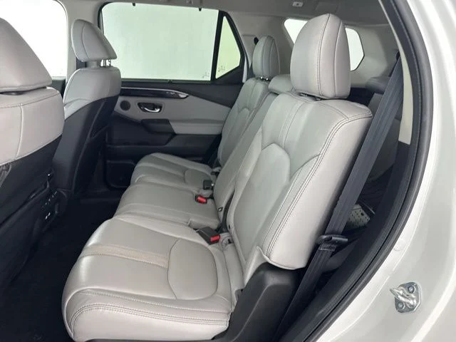 Used 2023 White Honda EX-L image 24
