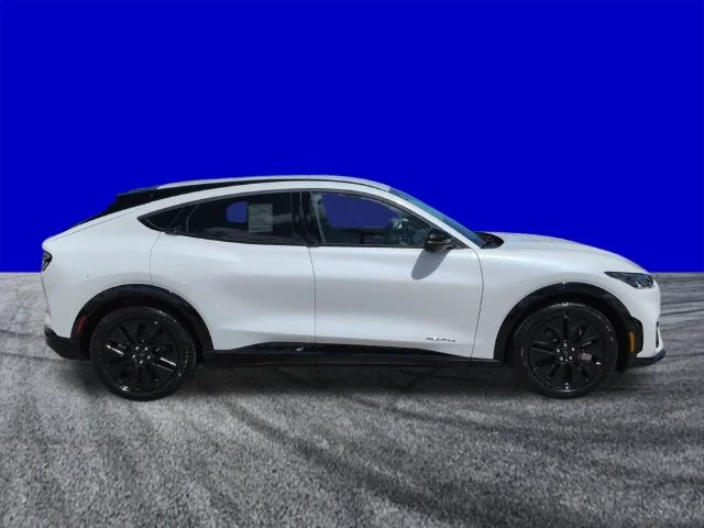New 2026 Star White Metallic Tri-coat Ford Premium image 3