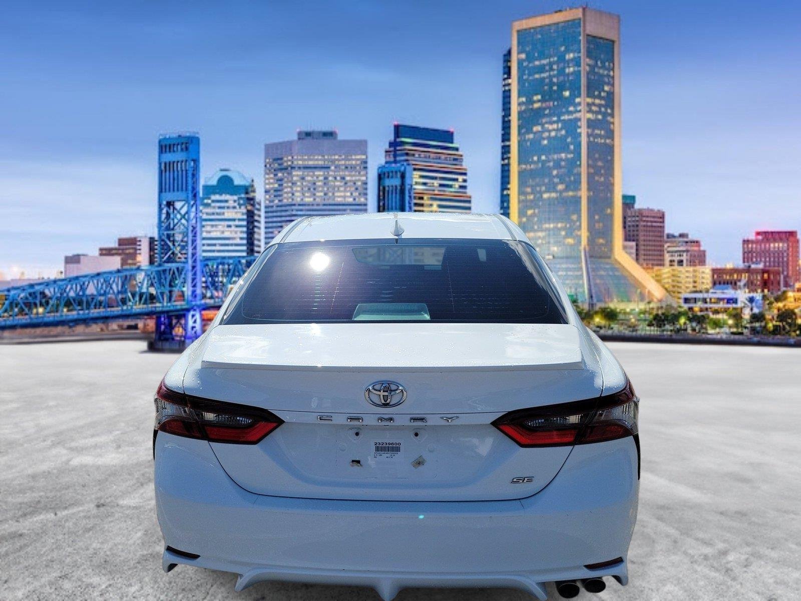 Used 2023 Ice Cap Toyota SE image 9