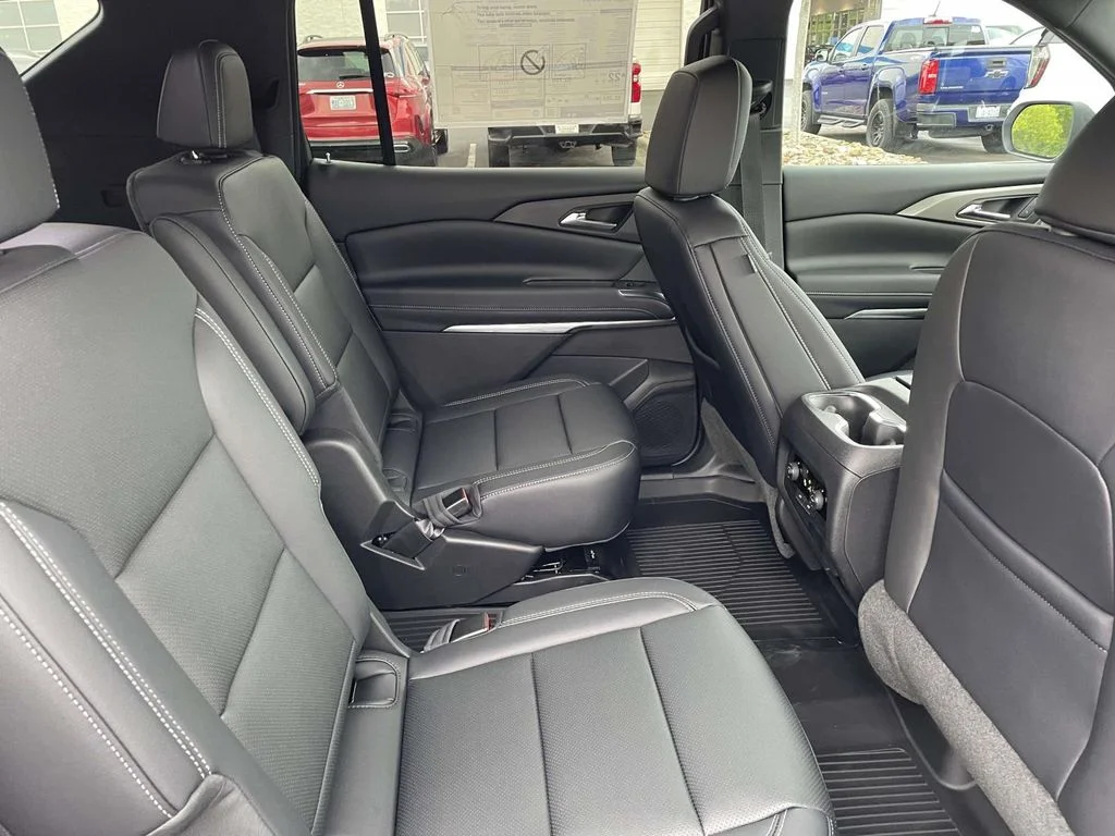 2026 Chevrolet Traverse LT - Photo 11