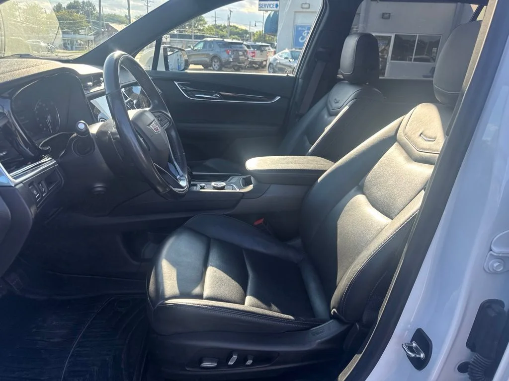 Used 2021 Crystal White Tri-Coat Cadillac Premium Luxury image 10