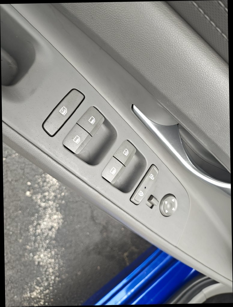 Used 2023 Blue Hyundai SEL image 11