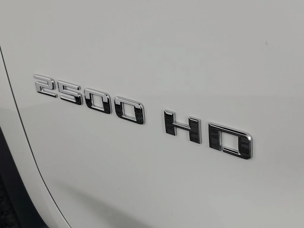 New 2026 Summit White Chevrolet WT image 13