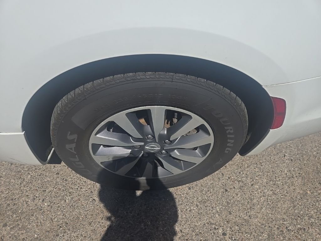 Used 2020 White Chrysler Touring L Plus image 5