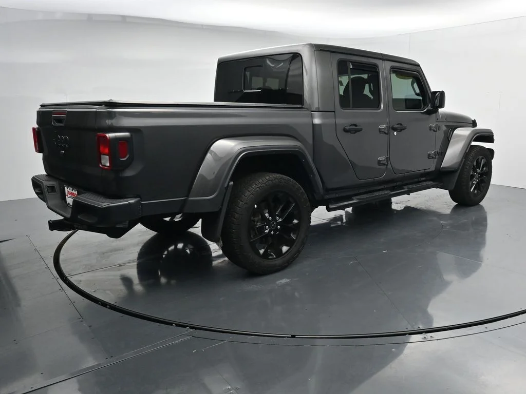 Used 2025 Gray Jeep Nighthawk image 8