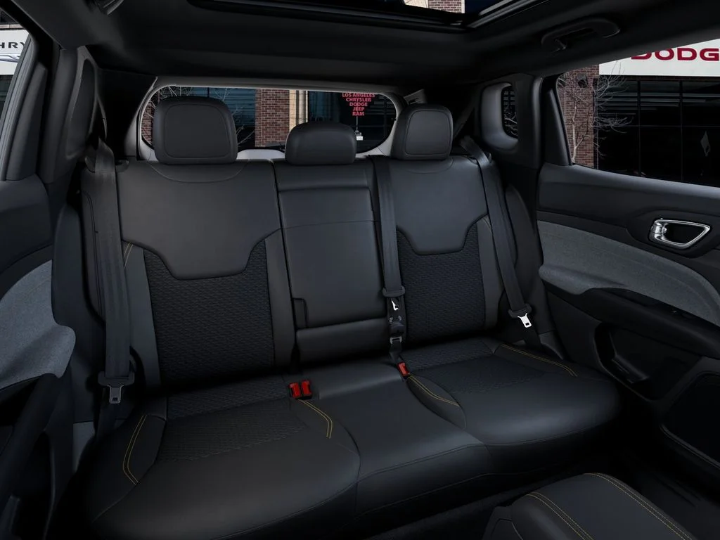 New 2026 Bright White Clearcoat Jeep Latitude image 15