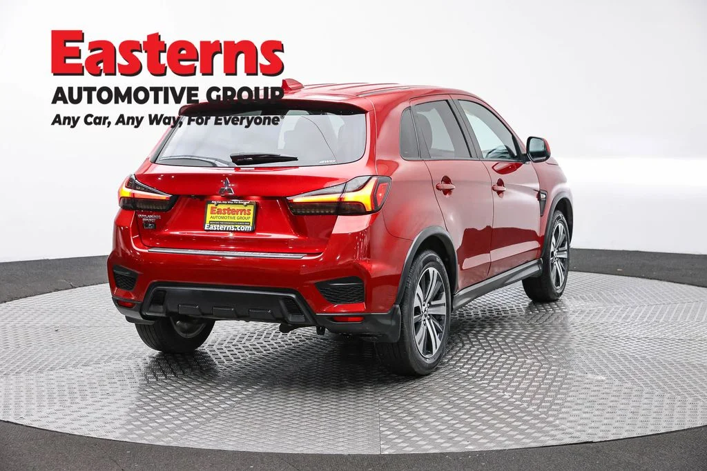 Used 2023 Red Mitsubishi 2.0 ES image 4