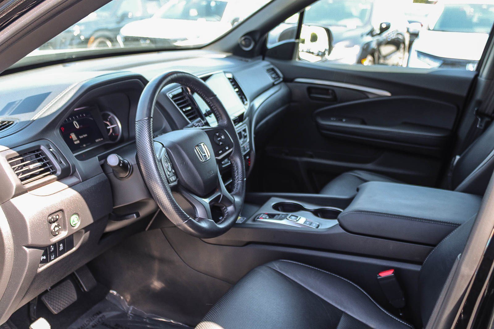 2025 Honda Passport EX-L - Photo 18