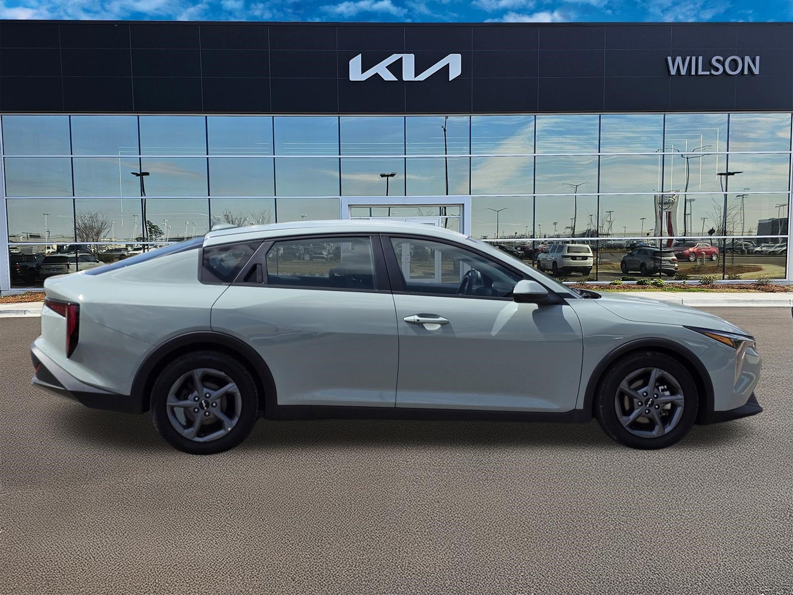 Used 2025 Morning Haze Kia LXS image 2