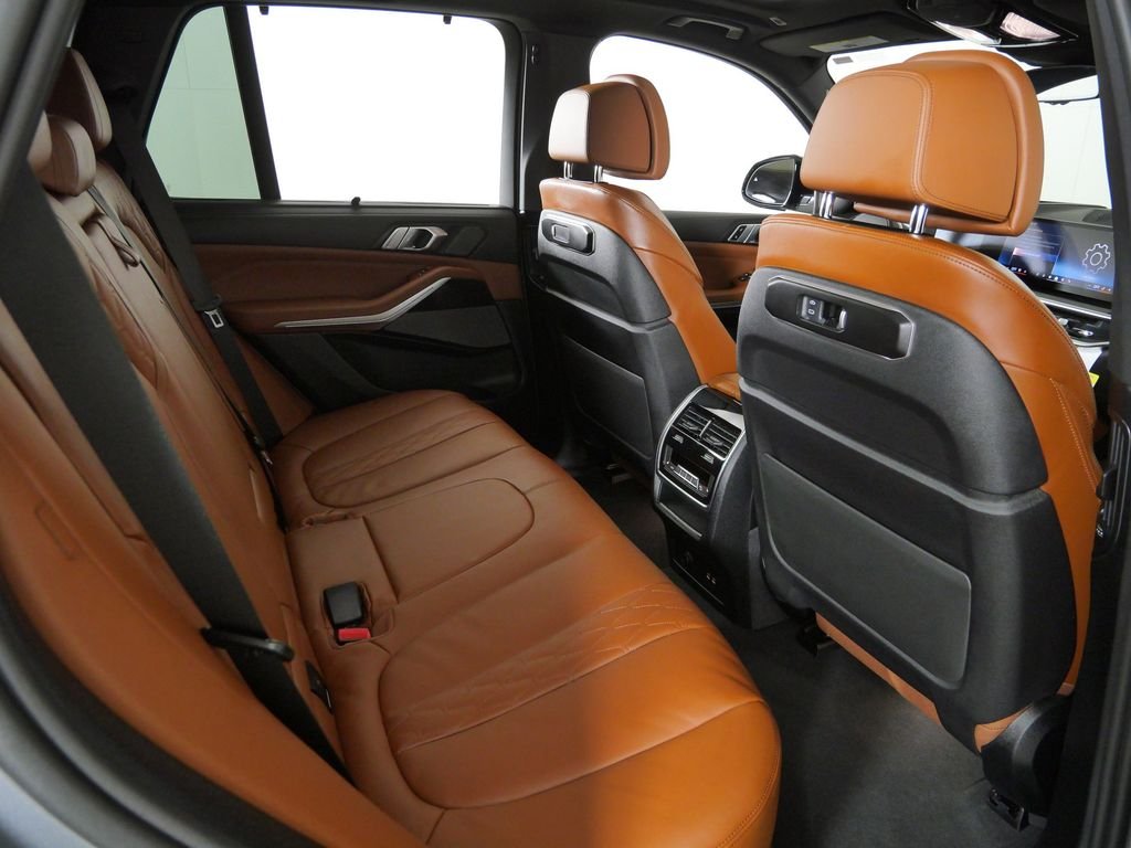 New 2026 Skyscraper Grey Metallic BMW xDrive40i image 26