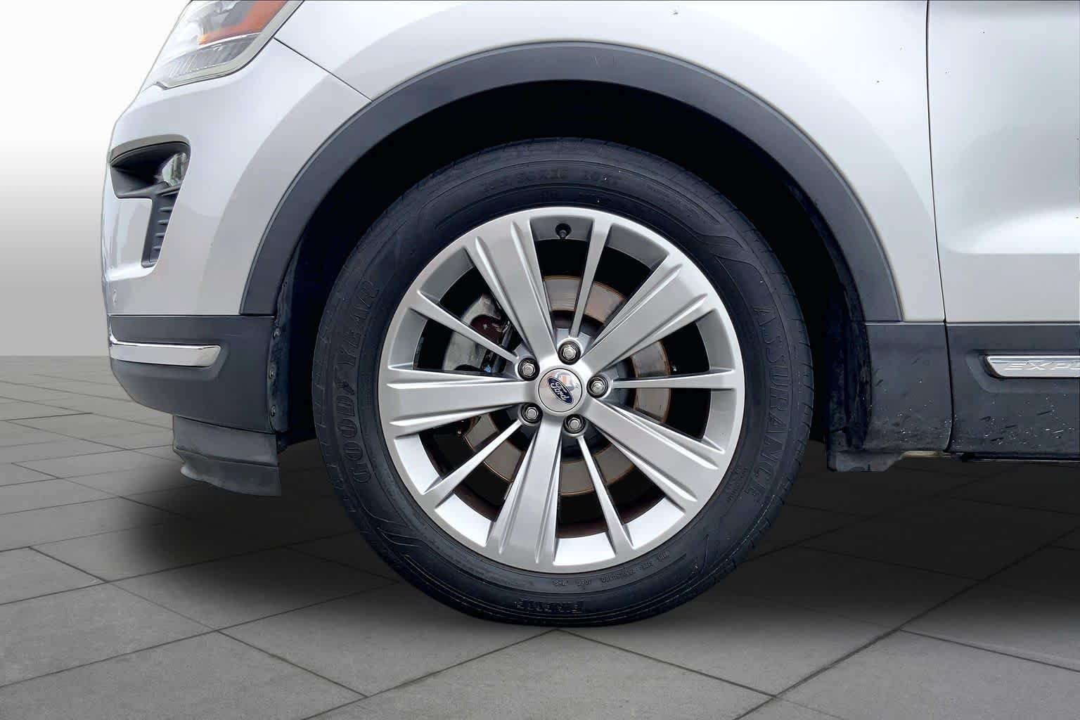 Used 2018 Ingot Silver Ford Limited image 11
