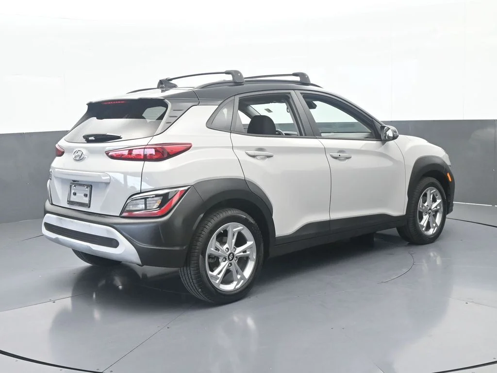 Used 2023 Cyber Silver w/Black Roof Hyundai SEL image 5