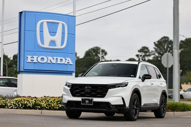 Used 2024 Platinum White Pearl Honda Sport image 1