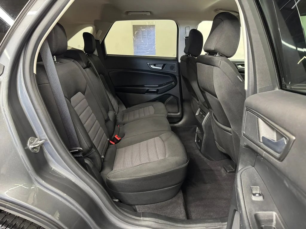Used 2024 Gray Ford SE image 27