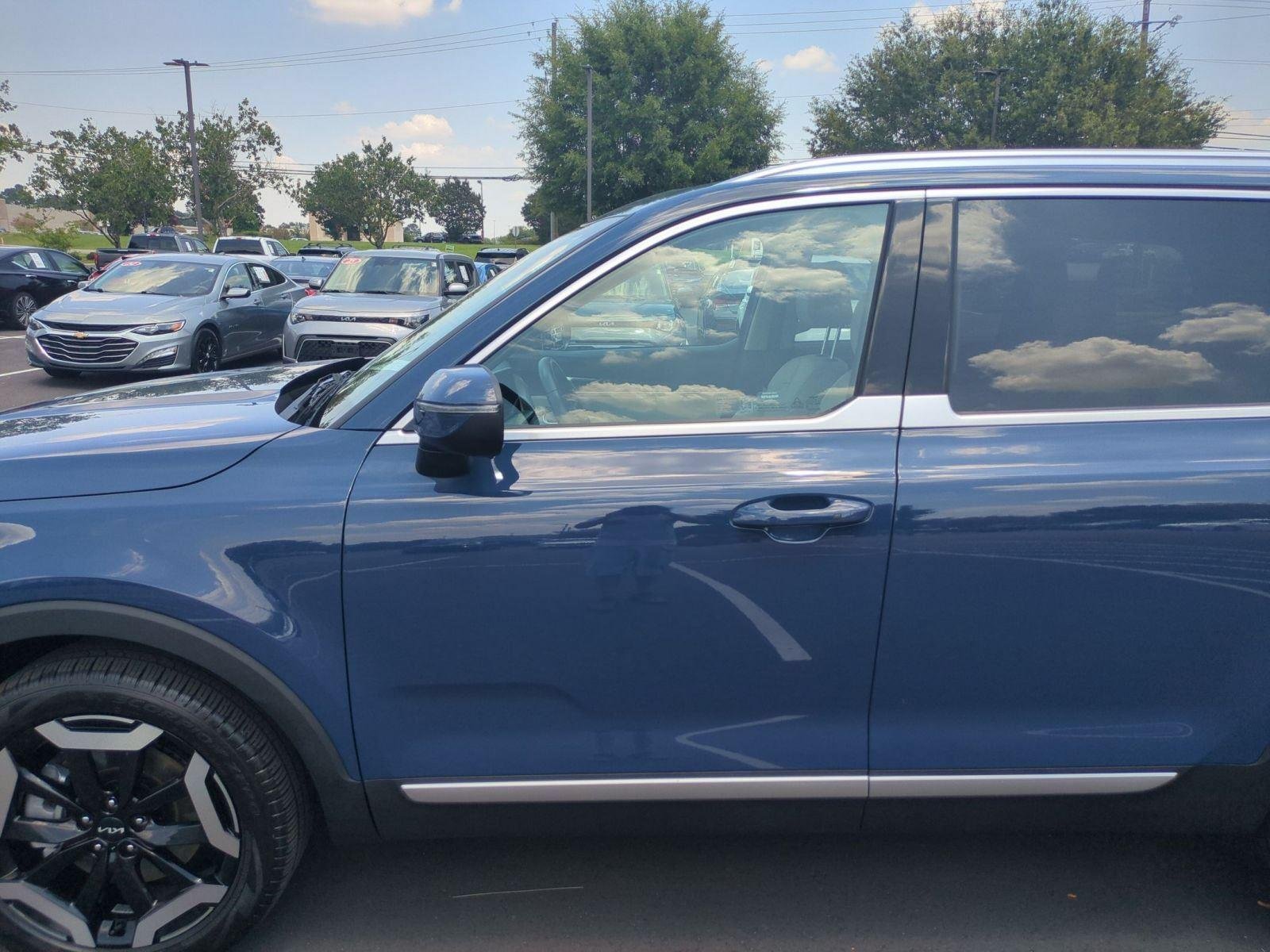 Used 2025 Midnight Lake Blue Kia EX image 15
