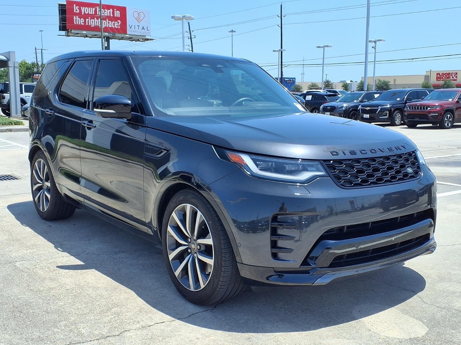 2024 Land Rover Discovery Dynamic SE  at HGreg Houston