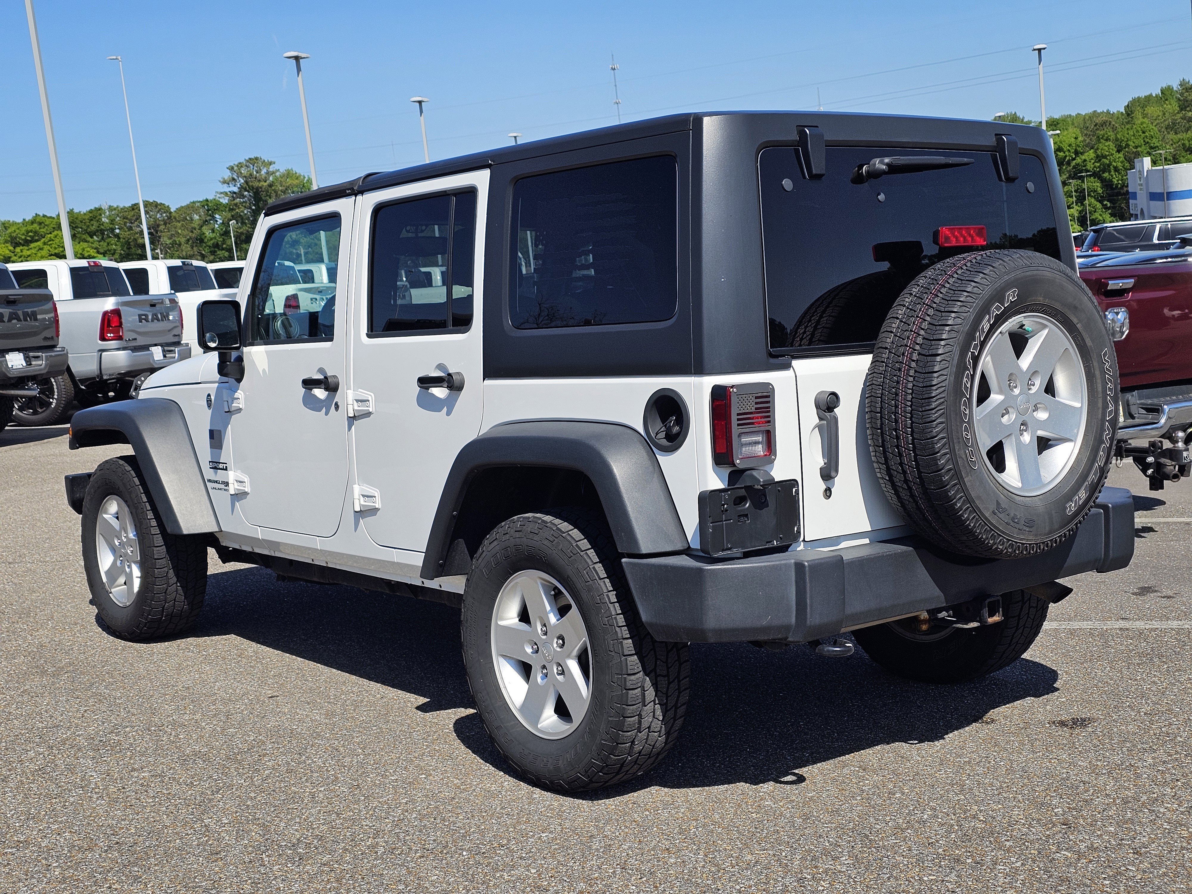 2018 Jeep Wrangler JK Unlimited Sport S - Photo 12