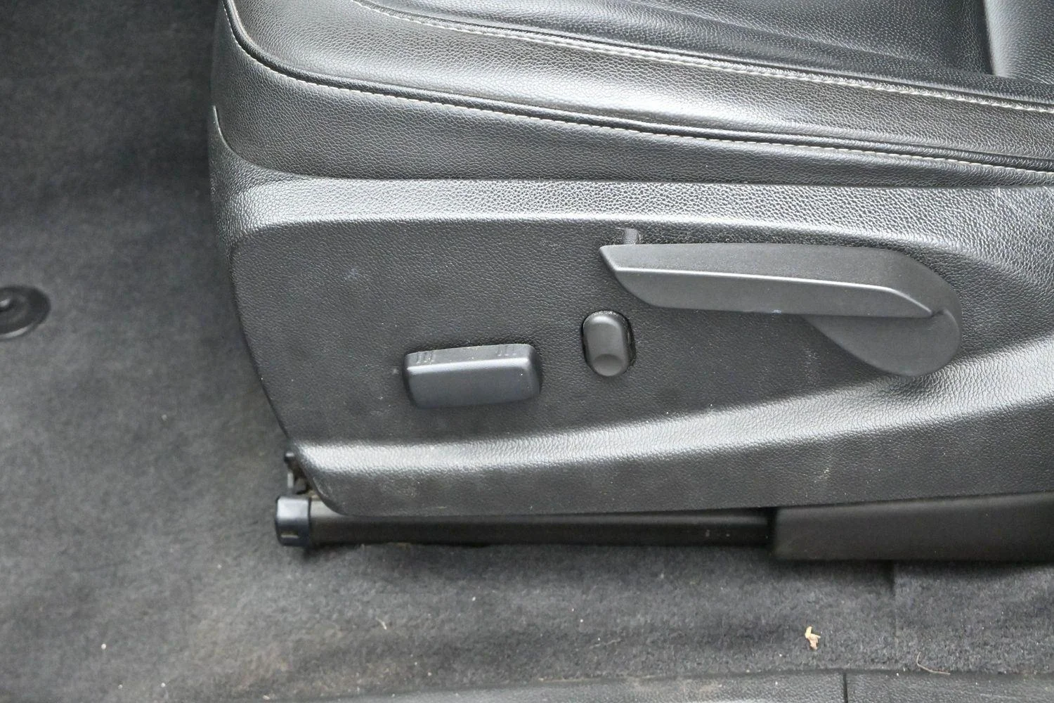 Used 2019 Onyx Black GMC 4WD SLT image 14