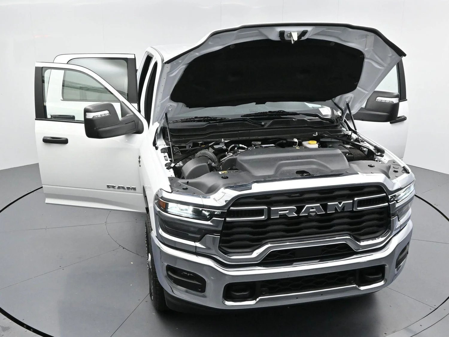 Used 2025 White Ram Big Horn image 42