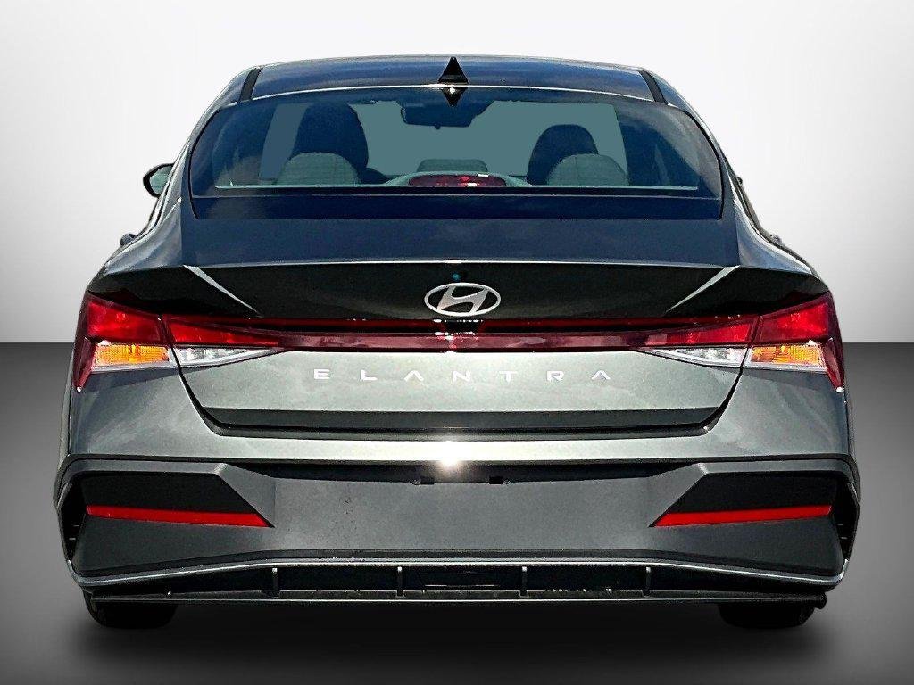 New 2026 Gray Hyundai SE image 5