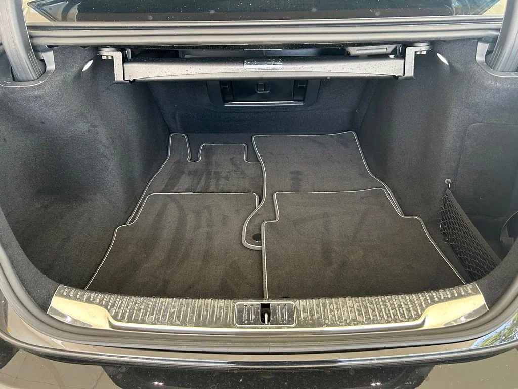 Used 2023 Silver Mercedes-Benz S 580 image 35